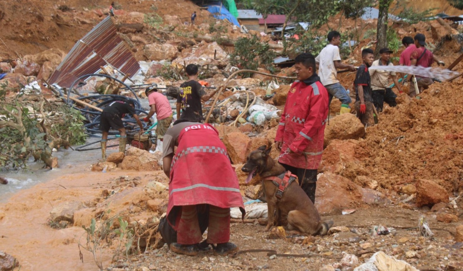 Longsor Bone Bolango, 23 Orang Tewas dan 33 Hilang, Polda Gorontalo Kerahkan Unit K-9 untuk Percepat Pencarian