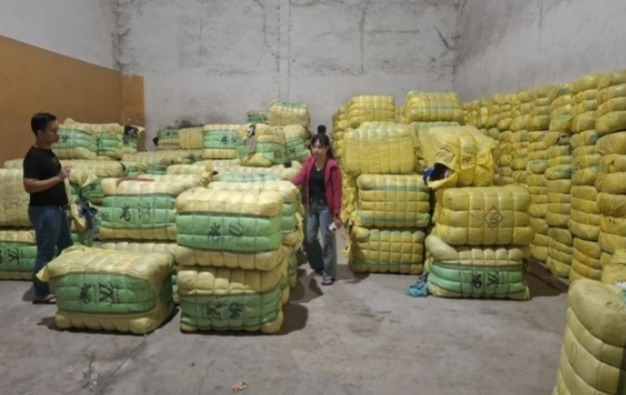 Bareskrim Polri Gagalkan Penyelundupan Ribuan Ballpres Pakaian Bekas Impor Ilegal